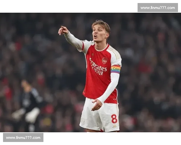 厄德高独挑大梁！阿森纳季前赛海报力战黄潜
